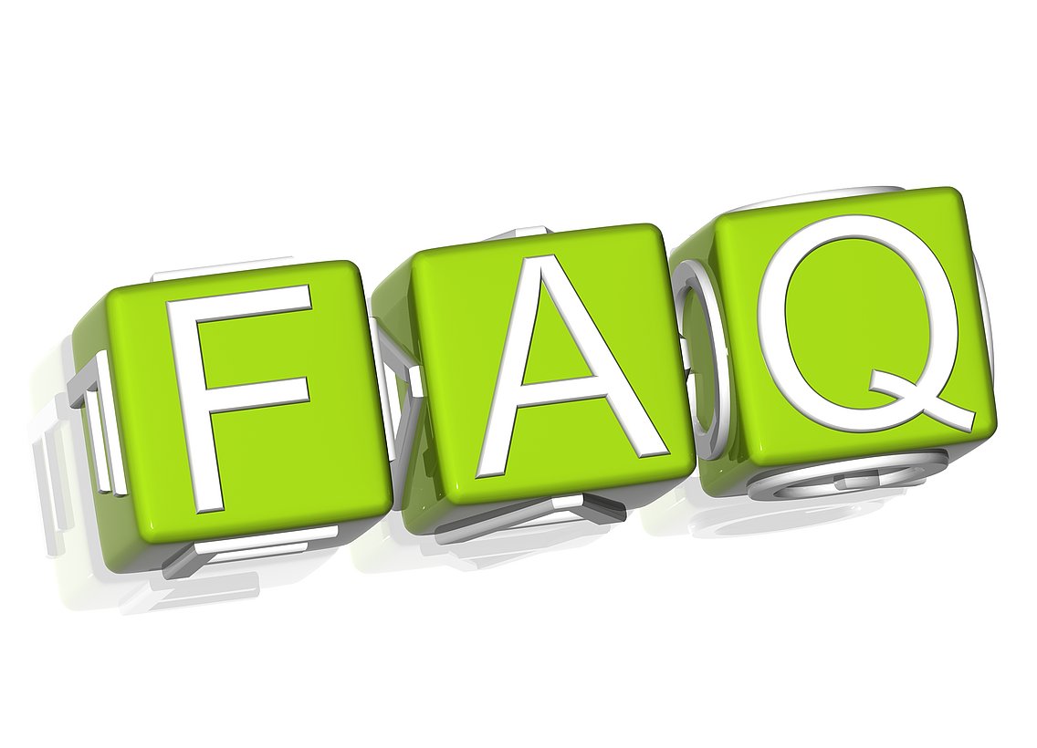 Drei grüne Würfel, die die Buchstaben FAQ zeigen